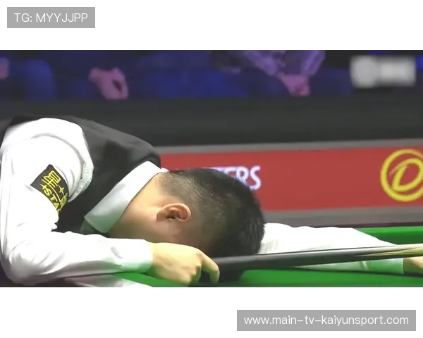 运动员空中翻滚落地摔伤！教练急得跺脚