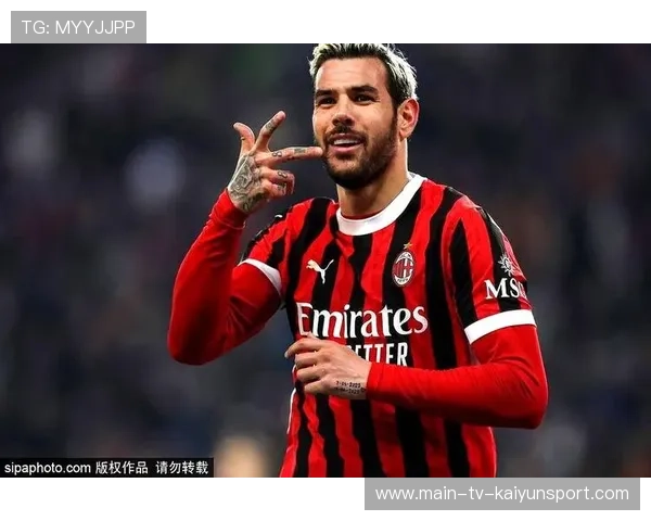 迈尼昂飞身将特奥·埃尔南德斯的乌龙回传球在门线上救出 迈尼昂飞身将特奥·埃尔南德斯的乌龙回传球在门线上救出